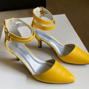 Classique woman 3inch heels size 8 wide .